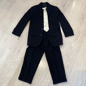 Van Heusen Full Suit and Tie Children Size 8 Jacket / 7 Pants Black